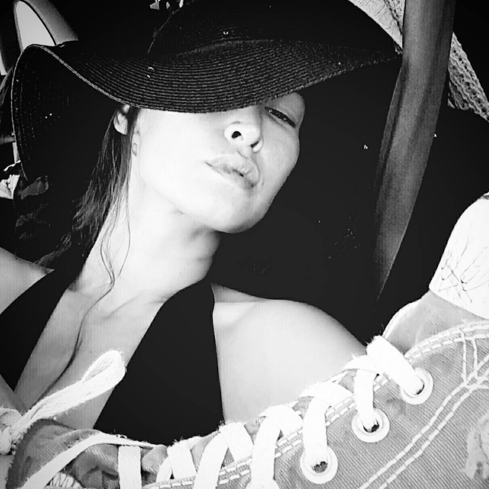 Meet your Posher, Elle